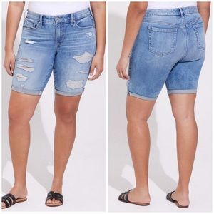 Torrid Boyfriend Bermuda Vintage Stretch Mid-Rise Short - New with Tags
